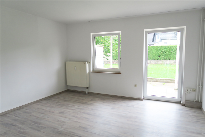 Renovierte 3 Zimmer-Erdgeschoss-Wohnung mit Terrasse in Löhne - Ort