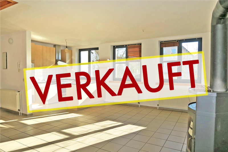 VERKAUFT - Moderne u. helle 4 Zimmer-Wohnung über 2 Etagen mit Balkon, Kaminofen u. Stellplatz in Löhne-Gohfeld