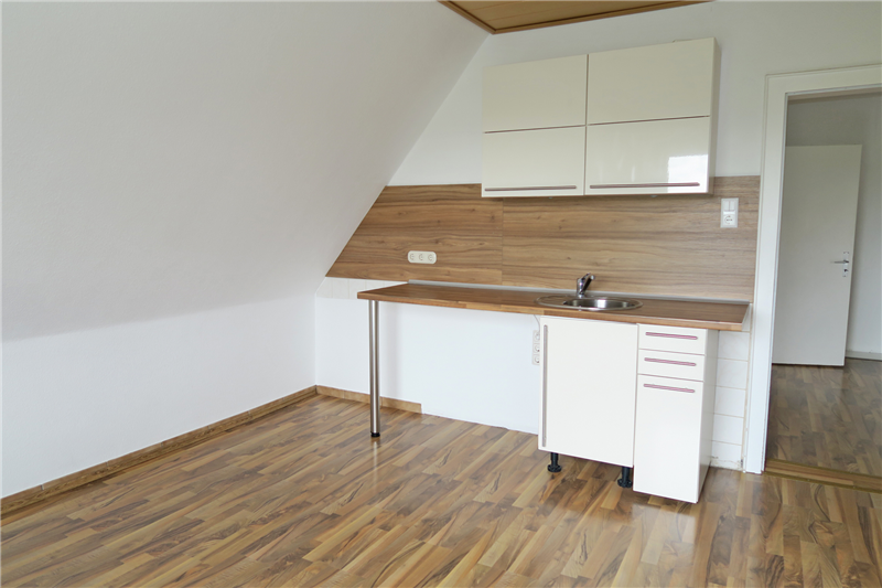 Großzügige und helle 3 Zimmer-Wohnung mit Einbauküche und Pkw-Stellplatz in P. W. - Hausberge