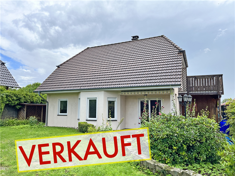 VERKAUFT - Geschmackvolles und gepflegtes Einfamilienhaus mit Carport und schönem Garten