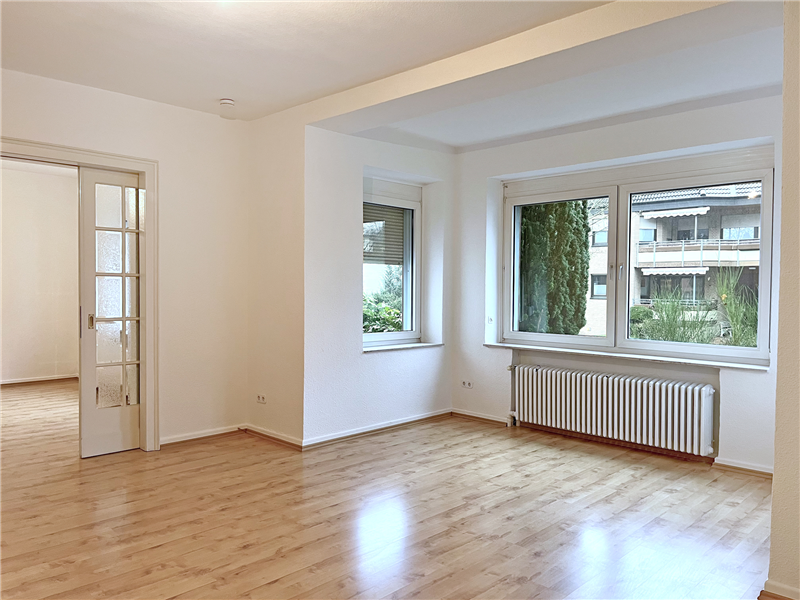 VERMIETET - Charmante und helle 4 Zimmer-Altbauwohnung mit Garage, Stellplatz und Gartennutzung