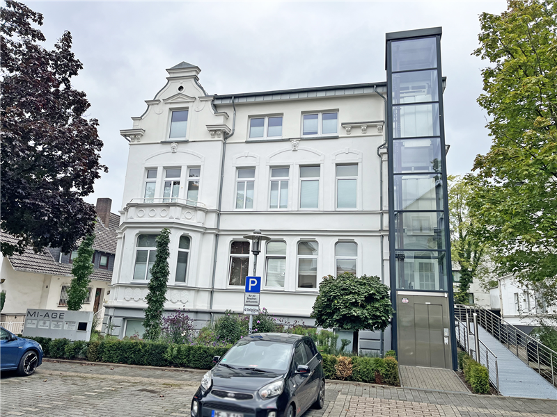 Großzügige und barrierefreie Büro-/Praxisetage 