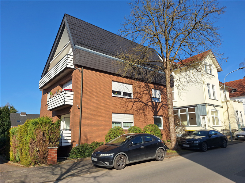 Moderne und helle 3 Zimmer-Erdgeschoss-Wohnung mit Einbauküche, Süd-Westbalkon und Stellplatz