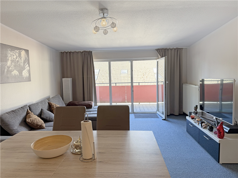 Moderne und helle 2 Zimmer-Eigentumswohnung mit großem Süd-/Westbalkon und Pkw-Stellplatz