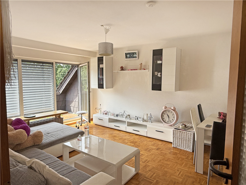 Helle 2 Zimmer-Wohnung mit Süd-Westloggia 